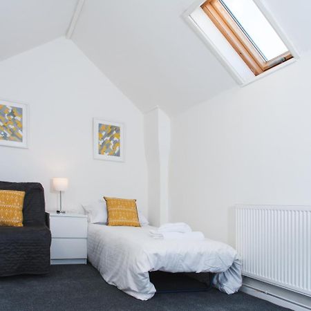 Mycityhaven - 3 Bedroom Shirehampton Flat Near Avonmouth & M4 Бристоль Екстер'єр фото