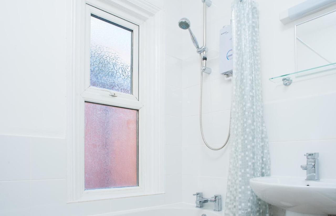 Mycityhaven - 3 Bedroom Shirehampton Flat Near Avonmouth & M4 Бристоль Екстер'єр фото