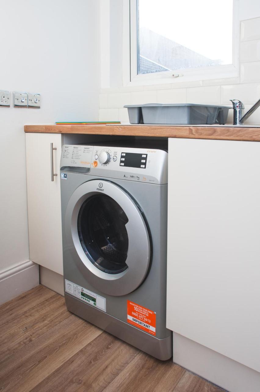 Mycityhaven - 3 Bedroom Shirehampton Flat Near Avonmouth & M4 Бристоль Екстер'єр фото